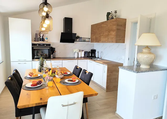 Apartment Pavao 2126 *